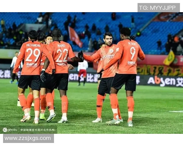 中超联赛精彩对决上港迎战北京人和争夺季后赛席位的关键战役